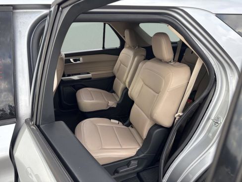 Used 2021 Ford Explorer XLT w/ Equipment Group 202A image 28