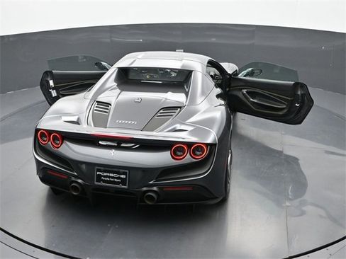 Used 2022 Ferrari F8 Tributo image 25