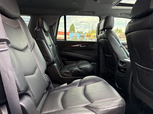 Used 2016 Cadillac Escalade Premium image 23