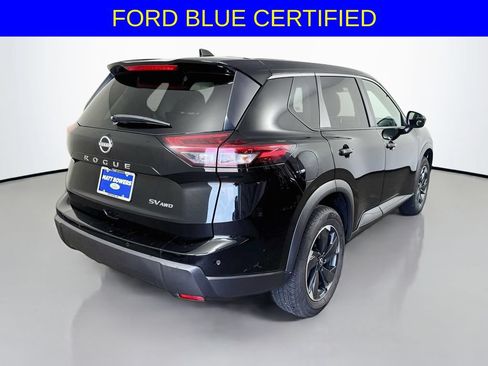 Used 2024 Nissan Rogue SV AWD/4WD image 7