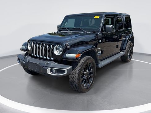 Used 2021 Jeep Wrangler Unlimited Sahara w/ Cold Weather Group AWD/4WD image 3
