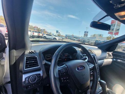 Used 2019 Ford Explorer Sport image 10