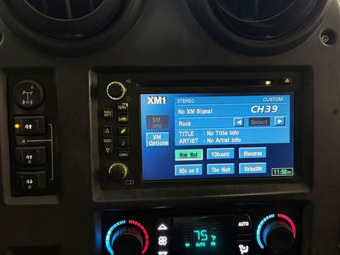 Used 2007 HUMMER H2 SUT Sport Utility Pickup 4D image 29