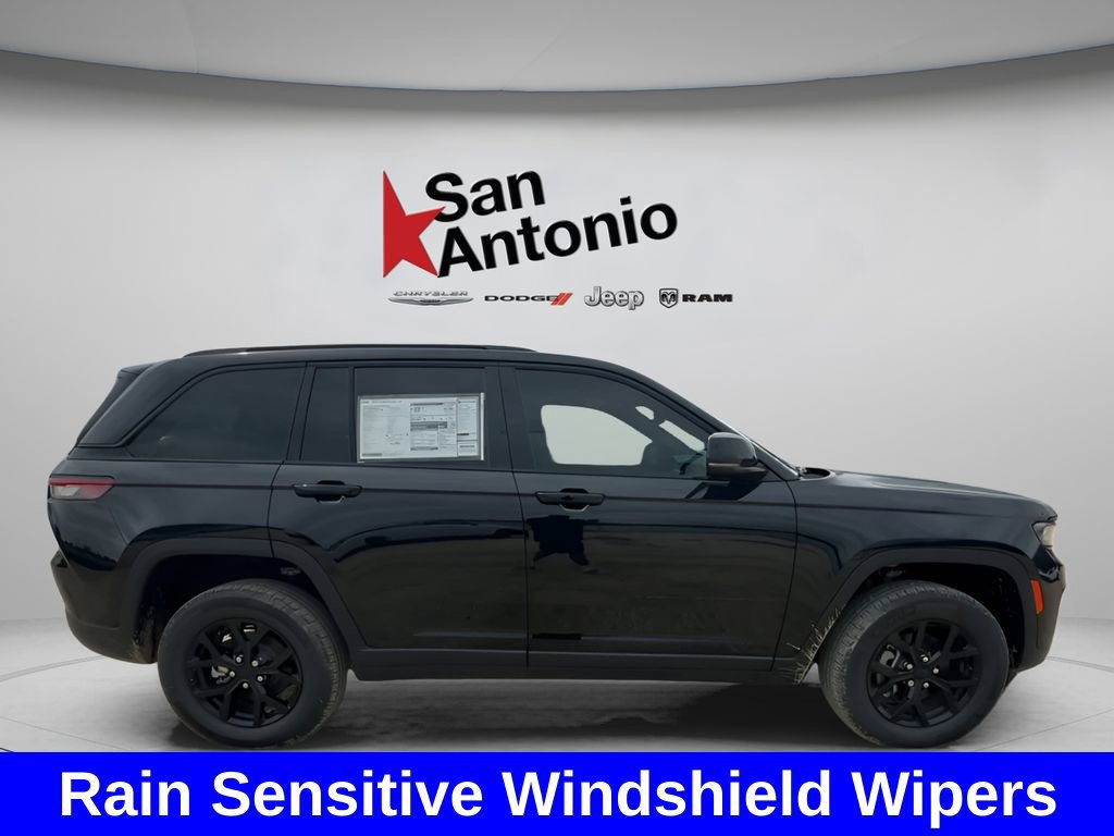 New 2025 Jeep Grand Cherokee Altitude RWD image 17