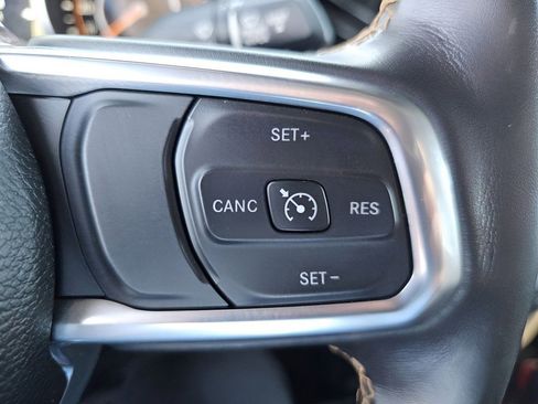 Used 2021 Jeep Gladiator Overland image 18