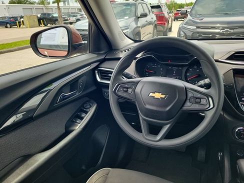 Used 2021 Chevrolet TrailBlazer LT w/ Convenience Package FWD image 14
