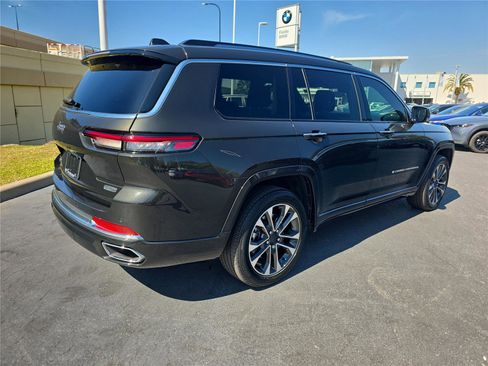 Used 2022 Jeep Grand Cherokee L Overland image 2