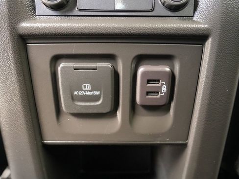 Used 2023 Chevrolet Traverse LT w/ LT Premium Package image 21