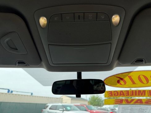 Used 2016 Nissan Rogue SV image 34