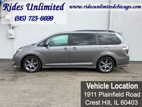 Used 2016 Toyota Sienna SE w/ SE Preferred Package FWD image 3