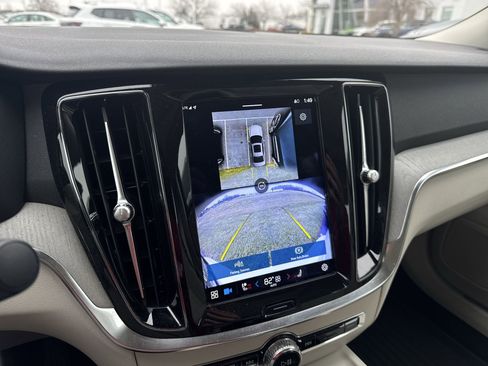 Used 2024 Volvo S60 B5 Plus w/ Climate Package image 15