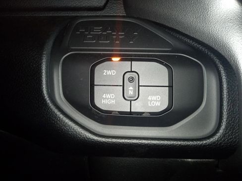 New 2026 RAM 2500 Big Horn AWD/4WD image 17