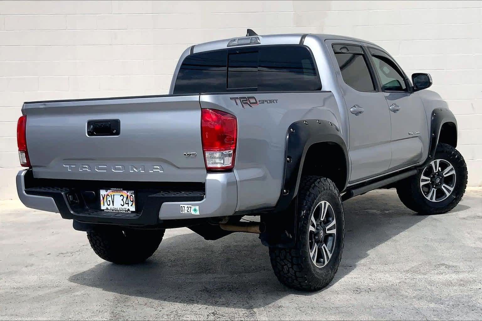 Used 2017 Toyota Tacoma 2WD Double Cab image 22