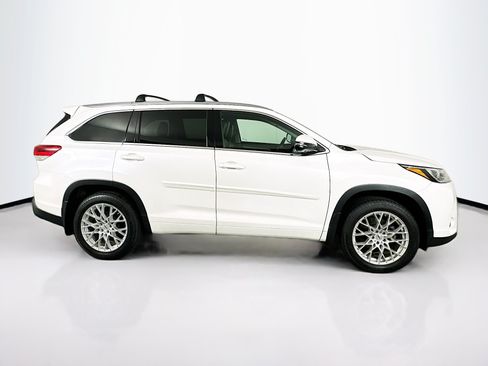 Used 2018 Toyota Highlander Limited Platinum AWD/4WD image 10