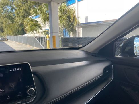 Used 2025 Nissan Rogue SV image 36