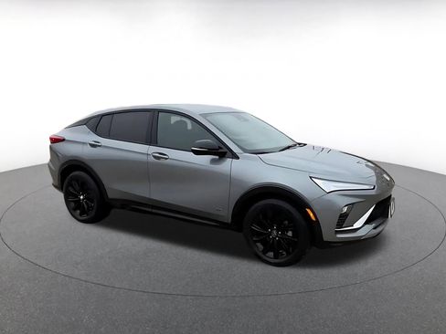 Used 2025 Buick Envista Sport Touring image 2