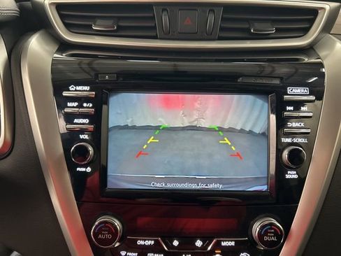 Used 2018 Nissan Murano S image 18