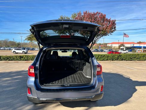 Used 2017 Subaru Outback 3.6R Limited image 8