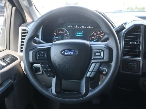 Used 2017 Ford F150 XLT AWD/4WD image 16
