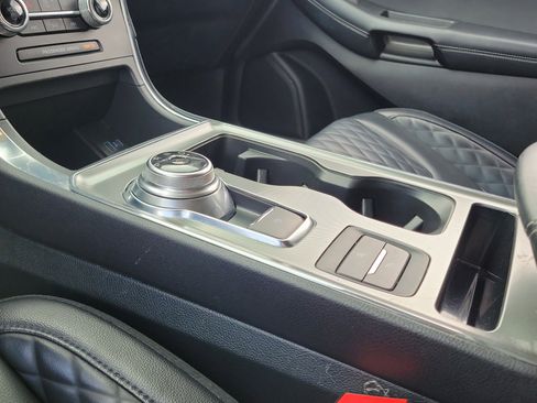 Used 2024 Ford Edge Titanium image 29