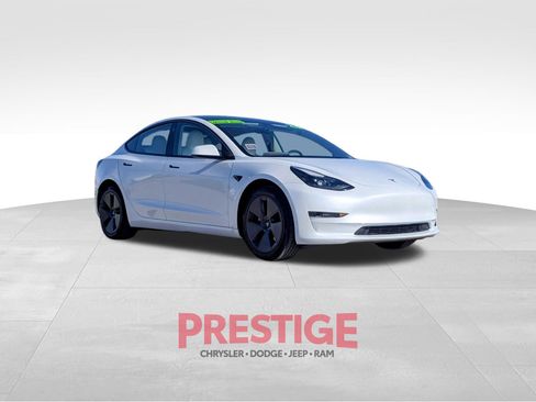 Used 2023 Tesla Model 3 Standard Range image 7