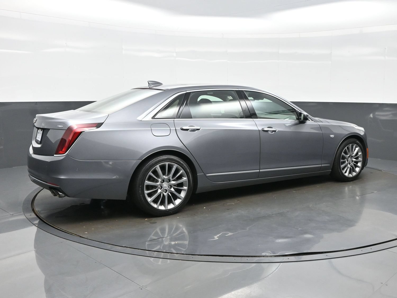 Used 2018 Cadillac CT6 Luxury AWD/4WD image 6