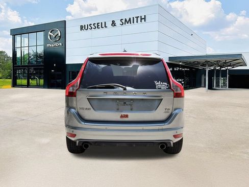 Used 2017 Volvo XC60 T6 R-Design w/ Climate Package AWD/4WD image 5