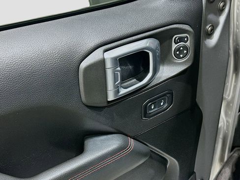 Used 2021 Jeep Wrangler Unlimited Rubicon AWD/4WD image 17