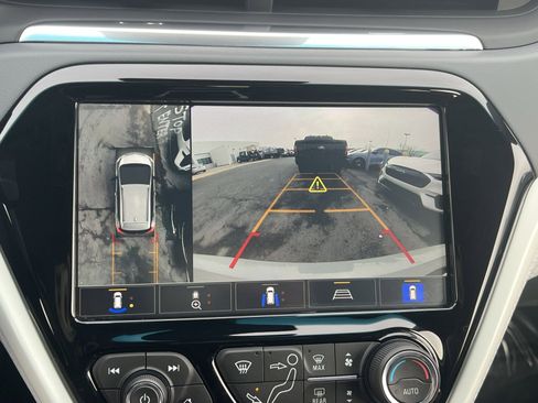 Used 2021 Chevrolet Bolt Premier w/ Infotainment Package image 19