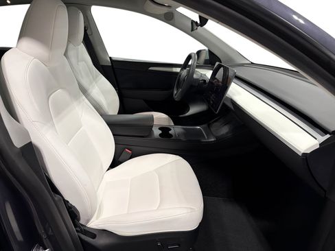 Certified 2023 Tesla Model Y Long Range AWD/4WD image 13