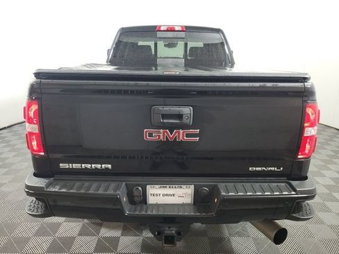 Used 2018 GMC Sierra 2500 Denali w/ Duramax Plus Package AWD/4WD image 5