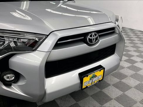 Used 2024 Toyota 4Runner SR5 AWD/4WD image 30