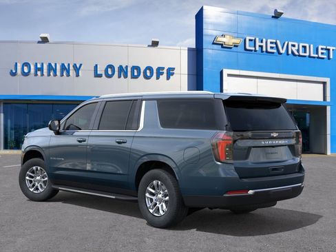 New 2026 Chevrolet Suburban LS image 3