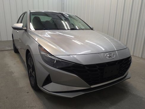 Used 2021 Hyundai Elantra SEL FWD image 13