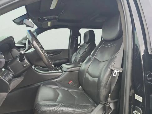 Used 2019 Cadillac Escalade Platinum AWD/4WD image 9