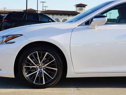 Certified 2024 Lexus ES 350 w/ Premium Package image 10