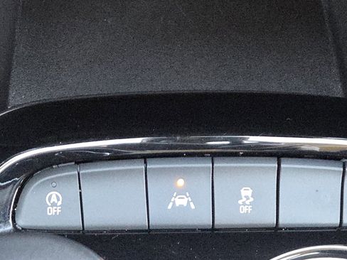 Used 2023 Buick Encore GX Preferred w/ Cold Weather Comfort Package image 9