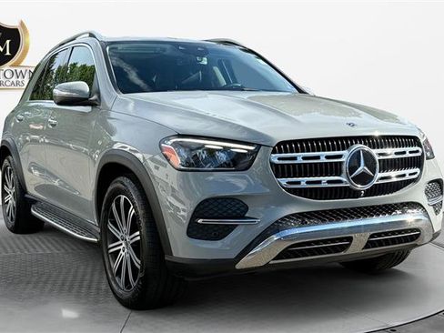 Used 2024 Mercedes-Benz GLE 450e 4MATIC w/ Driver Assistance Package image 7