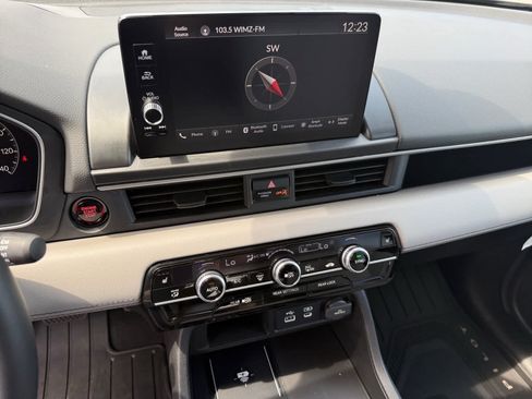 Used 2025 Honda Pilot EX-L image 20