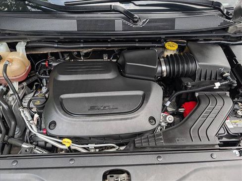 Used 2020 Chrysler Voyager Lxi FWD image 10