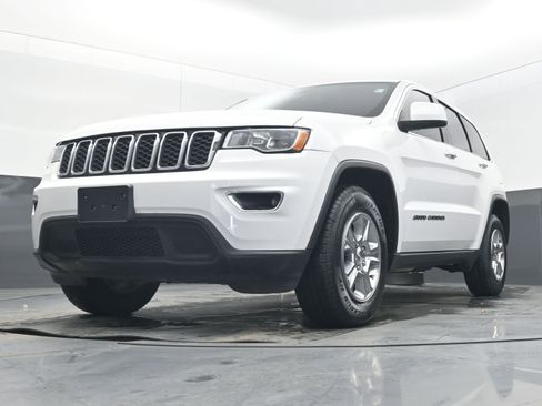 Used 2017 Jeep Grand Cherokee Laredo w/ Quick Order Package 2BE image 20