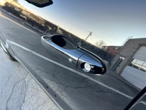 Used 2018 Maserati Levante image 15