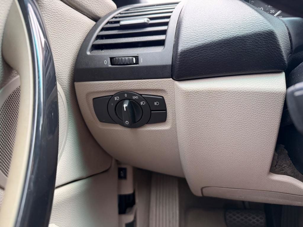 Used 2010 BMW 128i Convertible RWD image 10