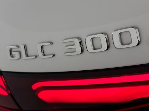New 2026 Mercedes-Benz GLC 300 image 8