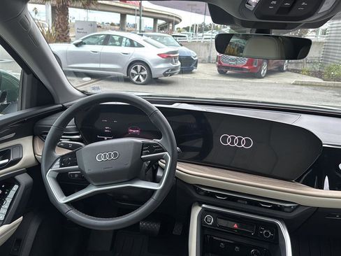 Used 2025 Audi Q5 Premium Plus w/ Premium Plus image 10