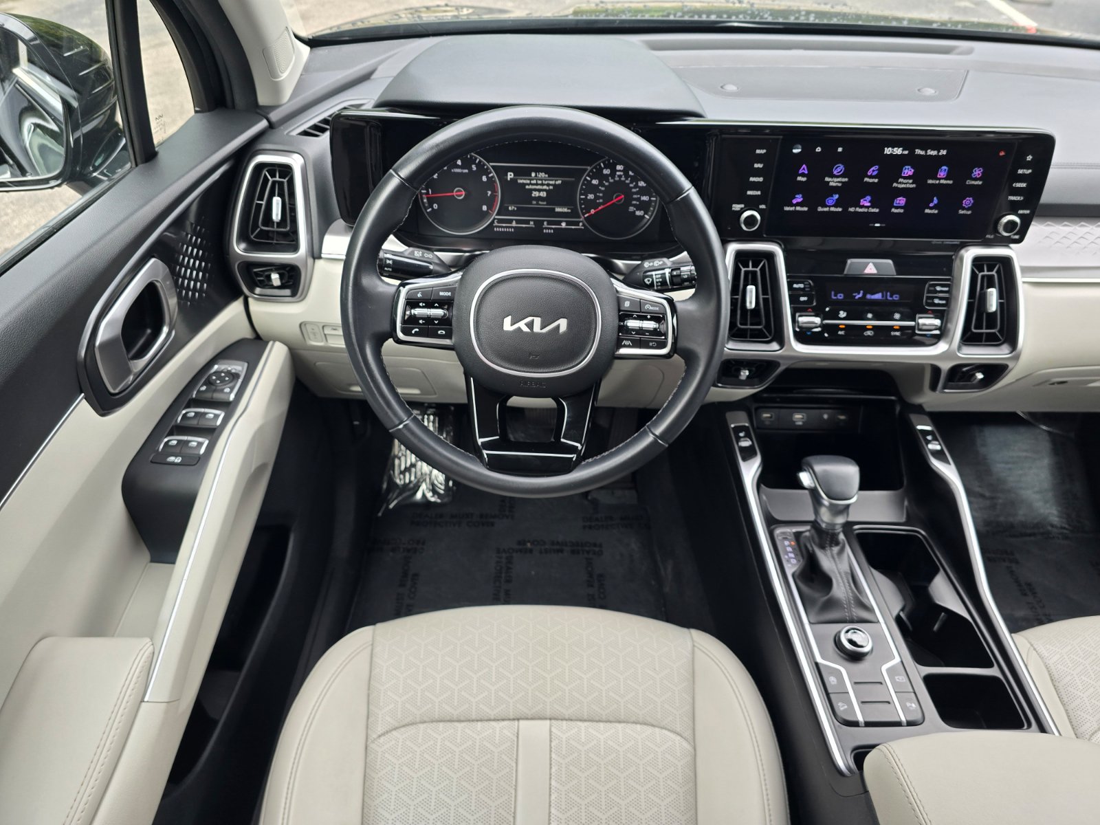 Used 2023 Kia Sorento S w/ Panoramic Sunroof Package FWD image 13