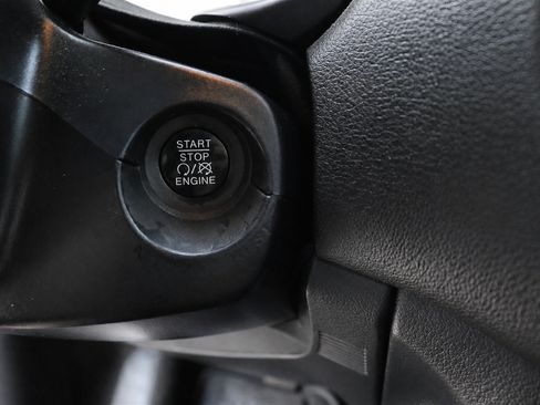 Used 2017 Jeep Renegade Altitude FWD image 36