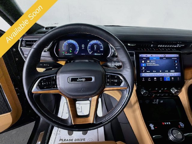 Used 2024 Jeep Grand Cherokee Summit AWD/4WD image 11