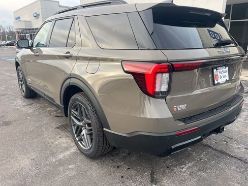 New 2026 Ford Explorer ST-Line w/ ST-Line Street Pack AWD/4WD image 3