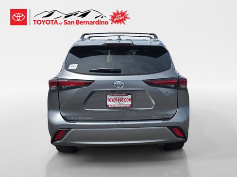 New 2026 Toyota Highlander Platinum AWD/4WD image 4